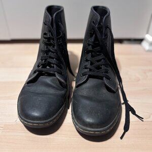 Dr. Martens Shoreditch Boots Size 41